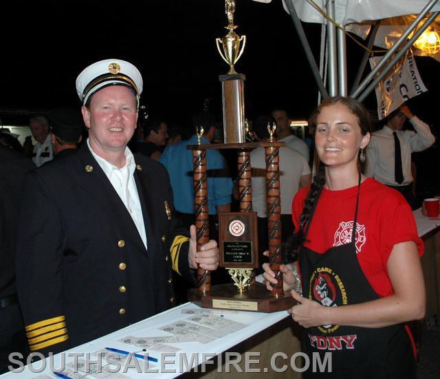 Best overall trophy in honor of Bill Lynch, presented by one of his grand daughters.